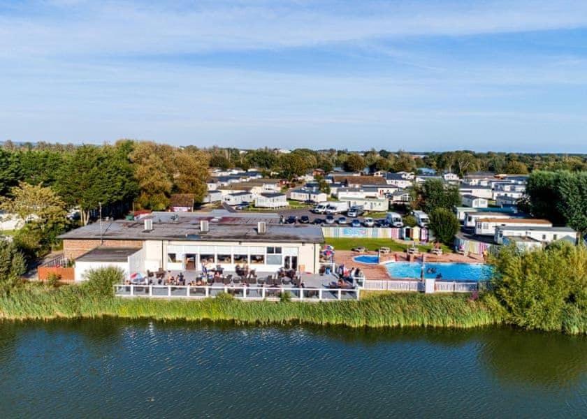 Delightful 6 Berth Holiday Home With Decking Area Chichester Eksteriør bilde